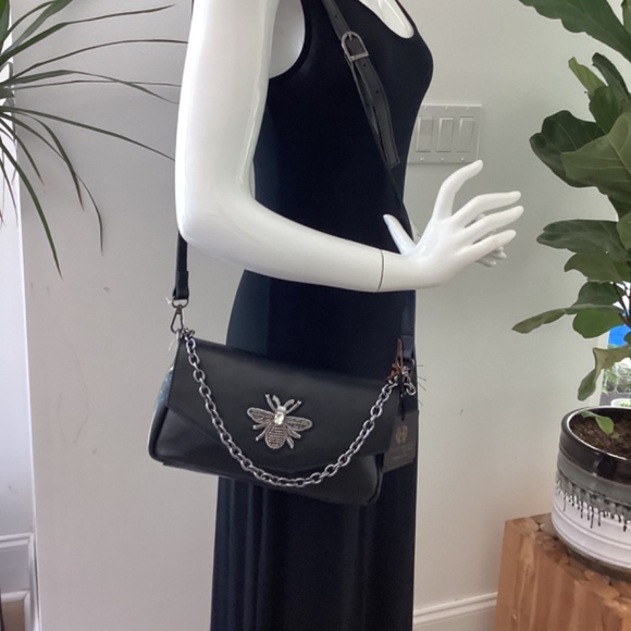 REDUCED HOUSE OF HARLOW 1960 BLACK LEATHER EMBELLISHED CRYSTAL BEE DECOR BAG - Picture 10 of 13